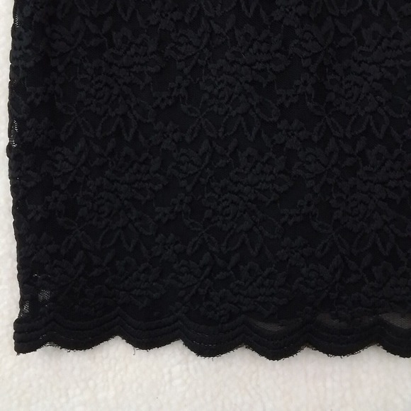 Forever 21 Lace BodyCon Little Black Dress Size Small in Black - Picture 5 of 10